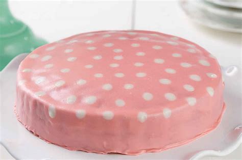 Poured Fondant Icing Recipe | King Arthur Baking