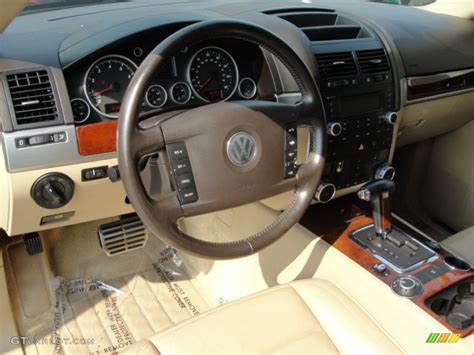 2005 Volkswagen Touareg V8 interior Photo #50162132 | GTCarLot.com