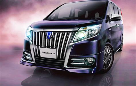 Toyota Esquire On Sale in Japan – New Luxury Minivan is Based on Noah – CarNichiWa®