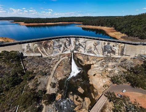 Wellington Dam Mural | State Library of Western Australia