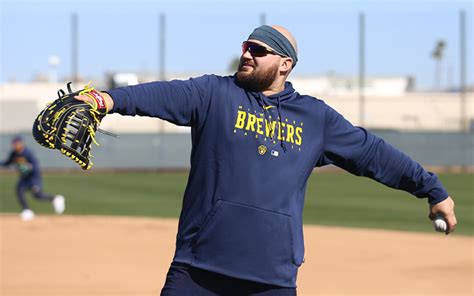 Brewers players to spring training at American Family Fields with old ...