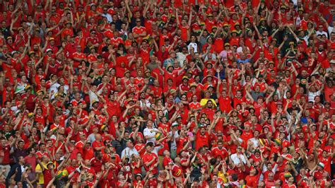 Wales fan sleeps through opening Euro 2016 game vs. Slovakia