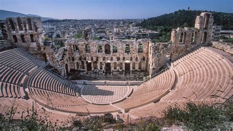 Must-see Greek ruins and ancient buildings