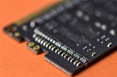 We chopped up a RAM stick to show you how it works | PCWorld