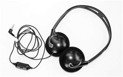 Folding Headphones (with Volume Control) - Alpha Controls & Instrumentation Inc.