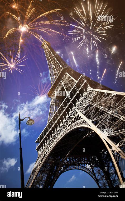 celebrating New Year in the city - Eiffel tower (Paris, France) with ...