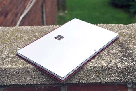 Surface Pro review: Microsoft's best hybrid notebook plays it safe ...