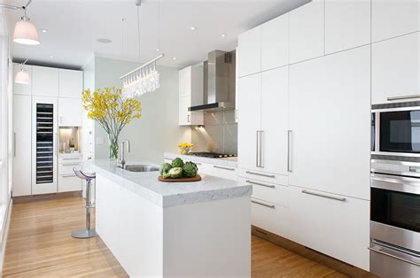 Cabinetry: Arclinea Cabinetry style/finish/hardware: White matte ...