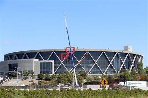 With Warriors gone, Oracle Arena officially gets a new name