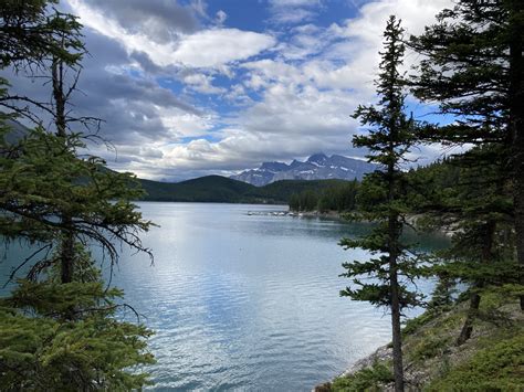 Lake Minnewanka – Hiking With Par