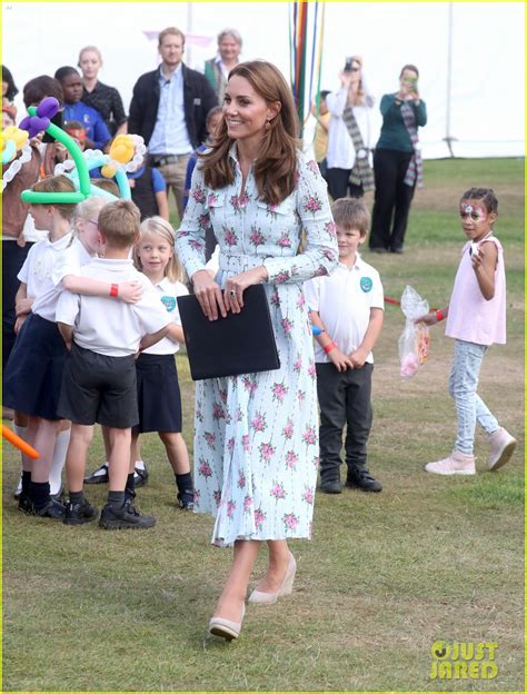 Full Sized Photo of kate middleton garden show 06 | Photo 4349794 ...