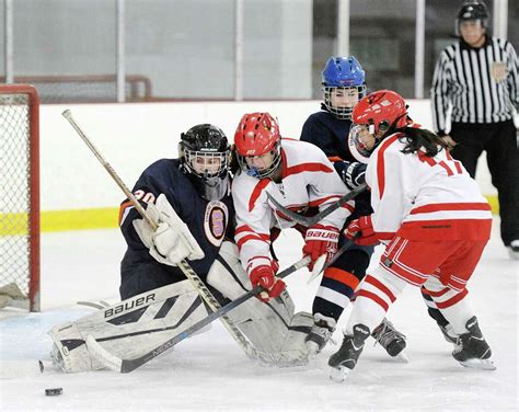 Greenwich girls hockey team beats Stamford-Staples-Westhill, improves to 6-0