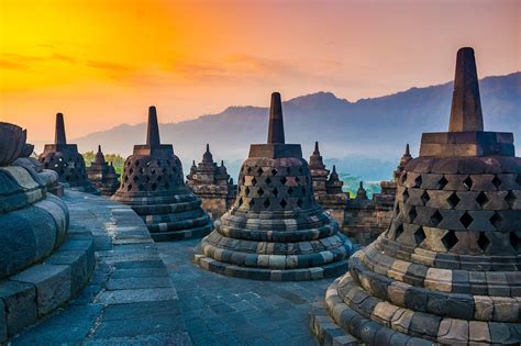 Fascinating Tales and Facts About Borobudur Temple of Indonesia ...