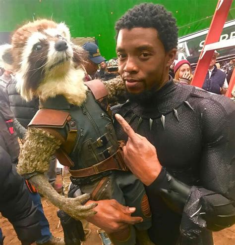 20 Wholesome And Unique Moments Captured Behind The Scenes Of Marvel Movies | DeMilked