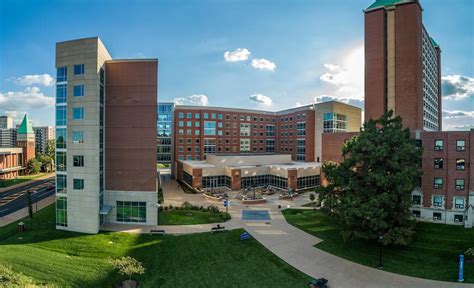 Saint Louis University's St. Louis Campus : SLU - Saint Louis University