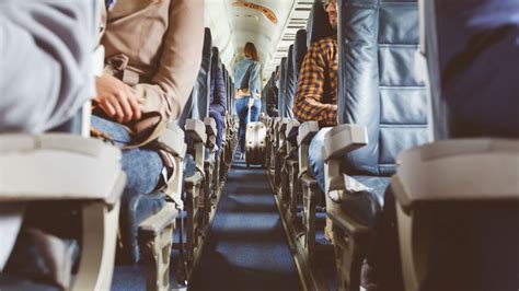 How to get over your fear of flying: Expert advice for aerophobia | CNN ...