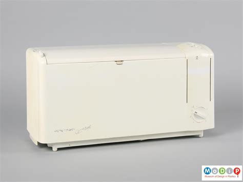 Morphy Richards 44810 toaster | Museum of Design in Plastics