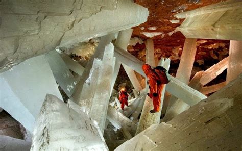 Giant Crystal Cave in the Mexican Desert | Amusing Planet