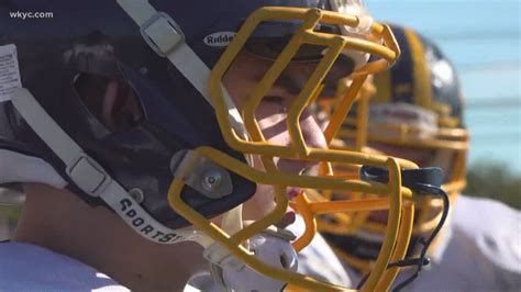 Kirtland football player overcomes disabilities to inspire others ...