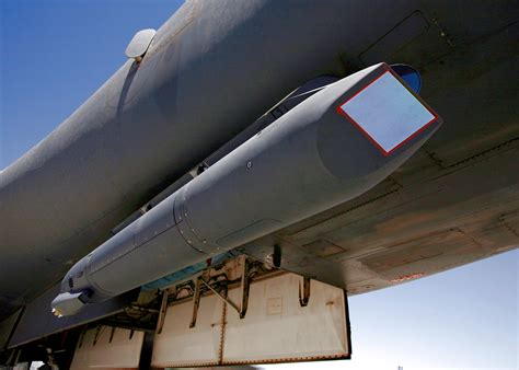 Sniper Pod on USAF B-1B Lancer | Defence Forum & Military Photos ...