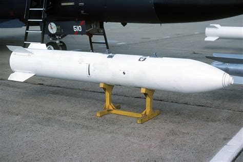 File:B83 nuclear bomb trainer.jpg - Wikimedia Commons