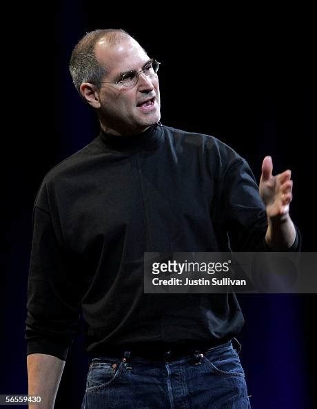 Apple CEO Steve Jobs delivers the keynote address during the 2006... News Photo - Getty Images