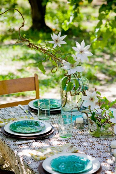 Get Inspired for Your Easter Feast With These Table Centerpieces | Easter table decorations ...