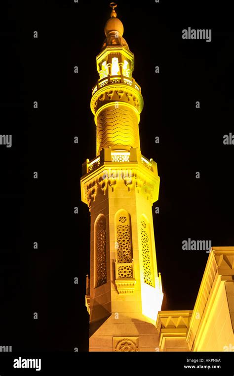 Jumeirah Mosque by night Stock Photo - Alamy