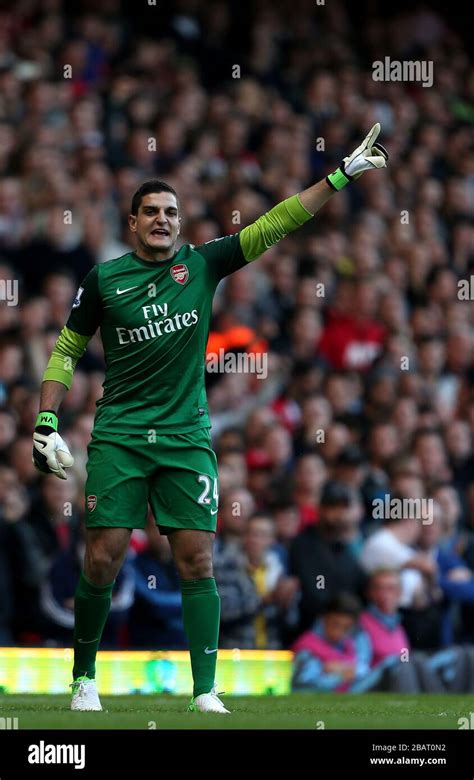 Arsenal goalkeeper Vito Mannone Stock Photo - Alamy