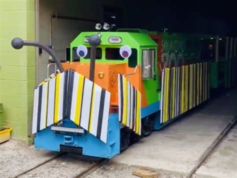 All aboard! San Antonio Zoo ‘Caterpillar Train’ rolls into Brackenridge ...