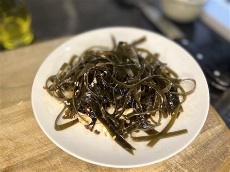 How to Make Spicy Seaweed Salad - ThousandLemons