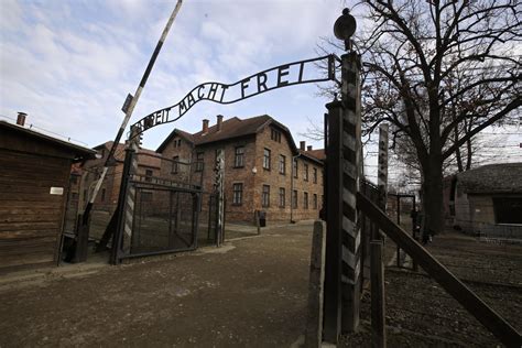 Auschwitz Museum says it's a target of Russian propaganda | AP News