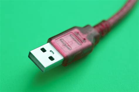 Free Image of USB cable and plug | Freebie.Photography