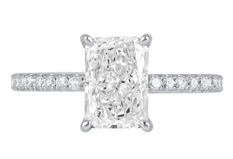 Everything To Know About a Lab Diamond Engagement Ring