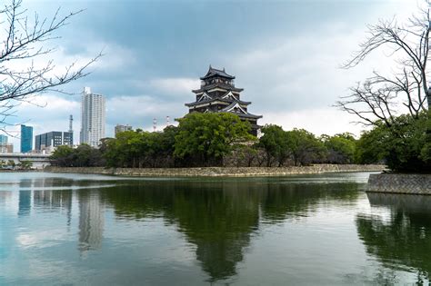 Hiroshima Castle - Tourist in Japan