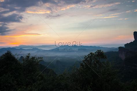 The Beautiful Scenery Of The Sunrise Mountain In Mount Danxia Picture ...