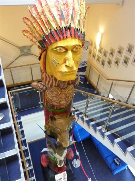 Exeter Chiefs Rugby Totem Pole - James Lake Sculpture