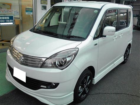 Suzuki Solio II 2011 - 2013 Microvan :: OUTSTANDING CARS