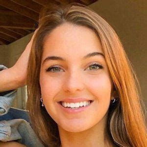 Lexi Rivera - Age, Family, Bio | Famous Birthdays