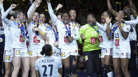 France's champion handball boss urges players to work for Olympic glory