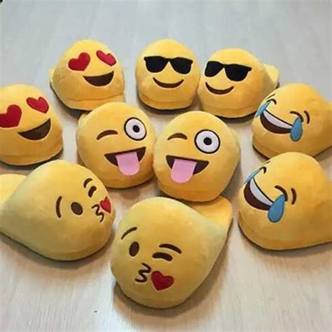 Emoji Slippers – OddGifts.com