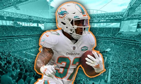 Dolphins Place Myles Gaskin on Injured Reserve