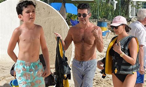 Simon Cowell continues to show off his new buff body - Flipboard