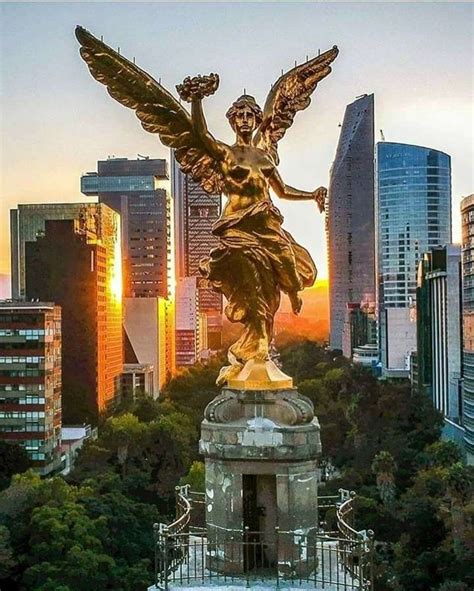 The famous Angel of Independence - a monument in Mexico - Puzzle Factory