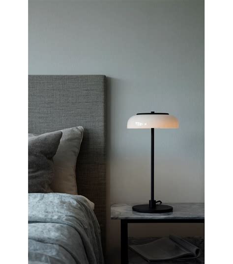 Blossi Table Lamp - Black / Opal – SLOW