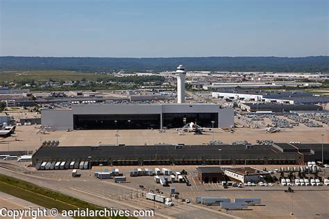 aerial photograph, Louisville International Airport, Sandiford Field ...