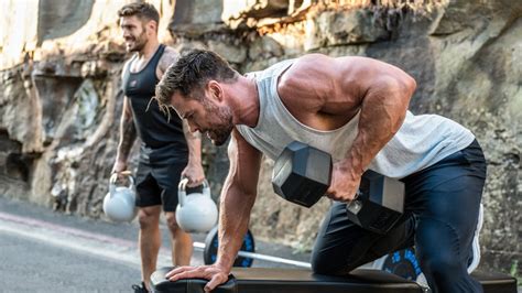 Chris Hemsworth Workout Got Him More Jacked for 'Extraction 2' - Men's ...