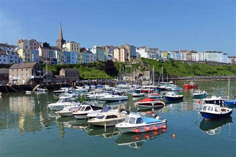 Luxury Holiday Apartments Pembrokeshire | Tenby Harbour high tide ...