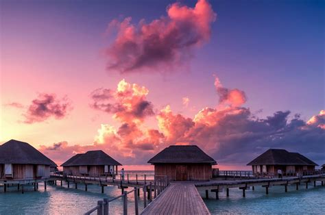 Download Bungalow Hut Sea Ocean Maldives Man Made Resort HD Wallpaper