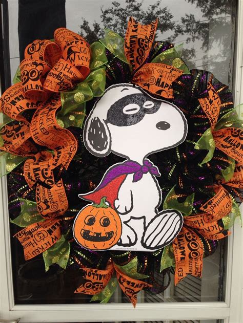 Snoopy Halloween wreath | Halloween wreath, Snoopy halloween, Halloween ...